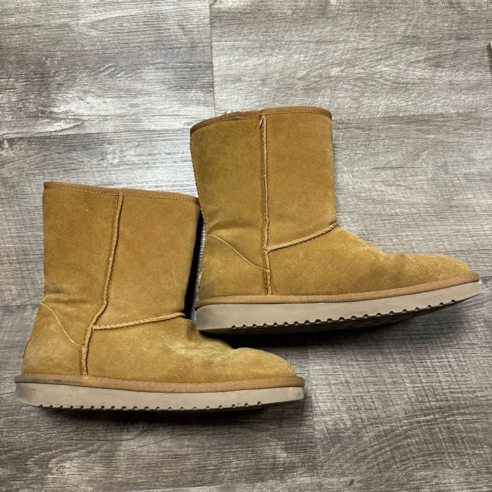 Koolaburra by UGGS Classic Boot Size 7